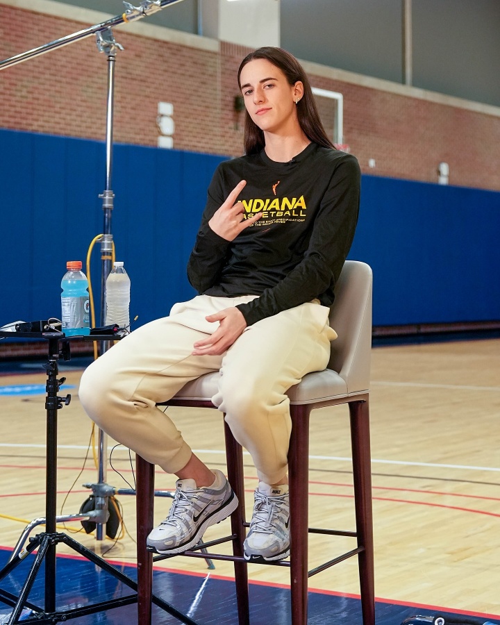 效果拉满！WNBA全明星克拉克&amp;科利尔队长选人 两队教练被交易🤣