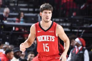 九游网页版-探花献上极致得分表演谢泼德替补不到9分钟拿下15分 三分7中5