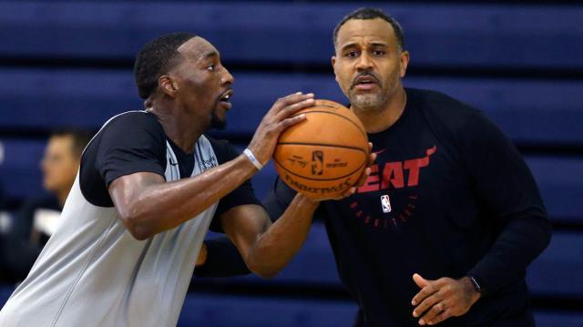 九游官网-阿德巴约蜕变功臣！马利克·阿伦栽培3位全明星中锋